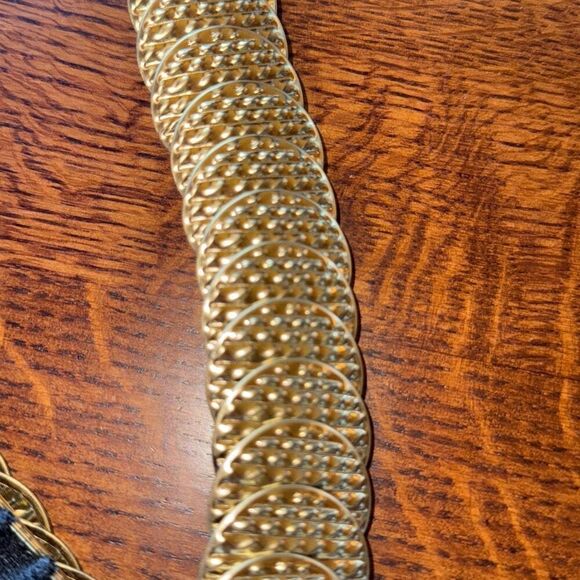 Vintage 70’s Gold Tone Metal Chain Medallion Stretch Belt Medium - Picture 8 of 12